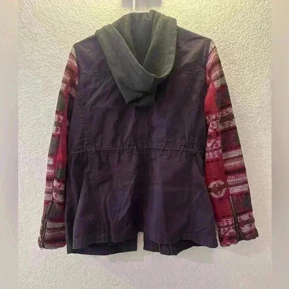 Thread & Supply Jacket Grey Hood, Tribal Knit Red Sleeves, Size Large Boho Style - Picture 2 of 6